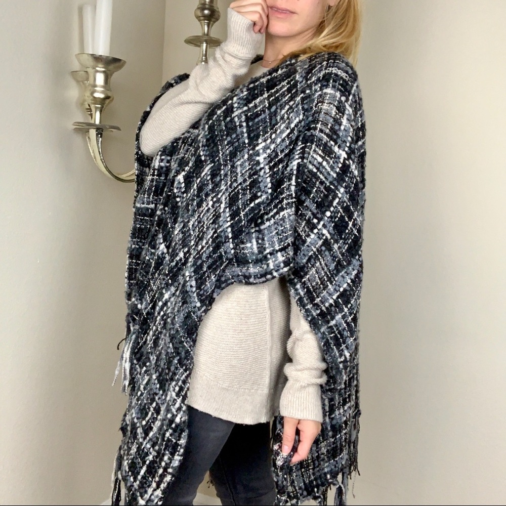 Steve Madden Shaw Knit Cover Up - Picture 2 of 7